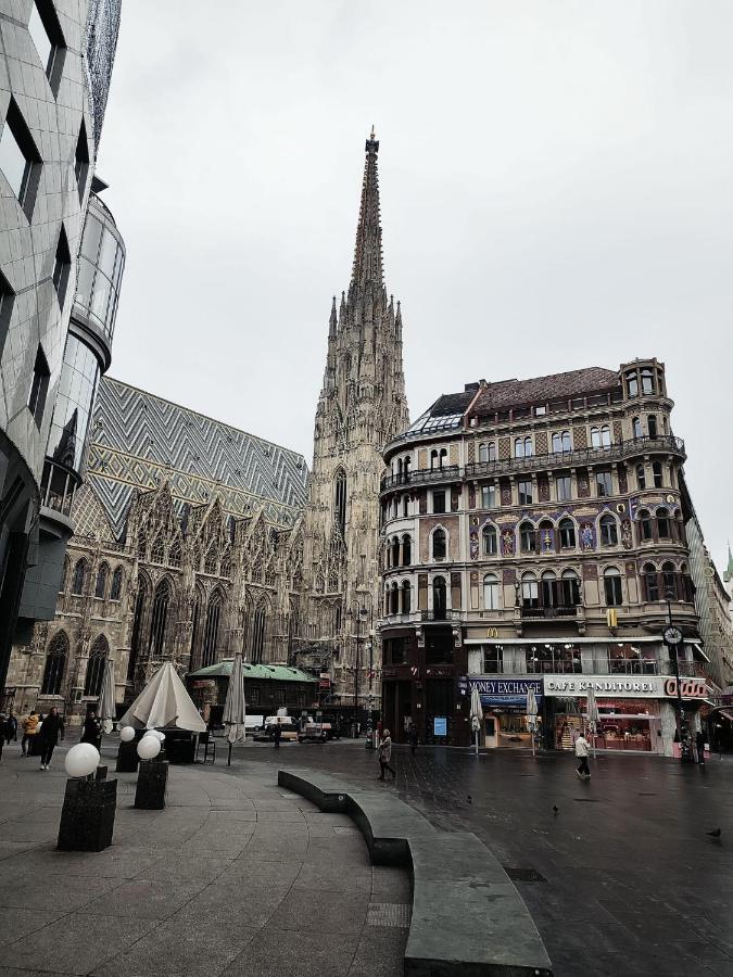 Central Mariahilfer Apartment 5 Min To The Schoenbrunn Palace And City Shopping Center Wien Eksteriør bilde