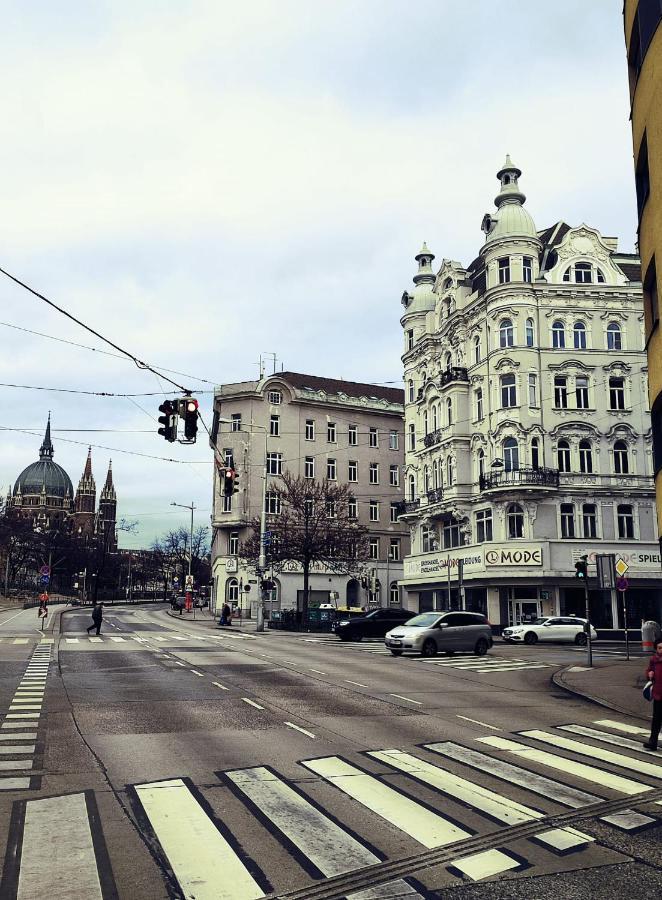 Central Mariahilfer Apartment 5 Min To The Schoenbrunn Palace And City Shopping Center Wien Eksteriør bilde