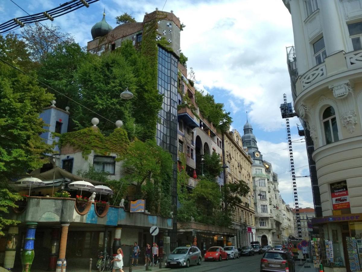 Central Mariahilfer Apartment 5 Min To The Schoenbrunn Palace And City Shopping Center Wien Eksteriør bilde