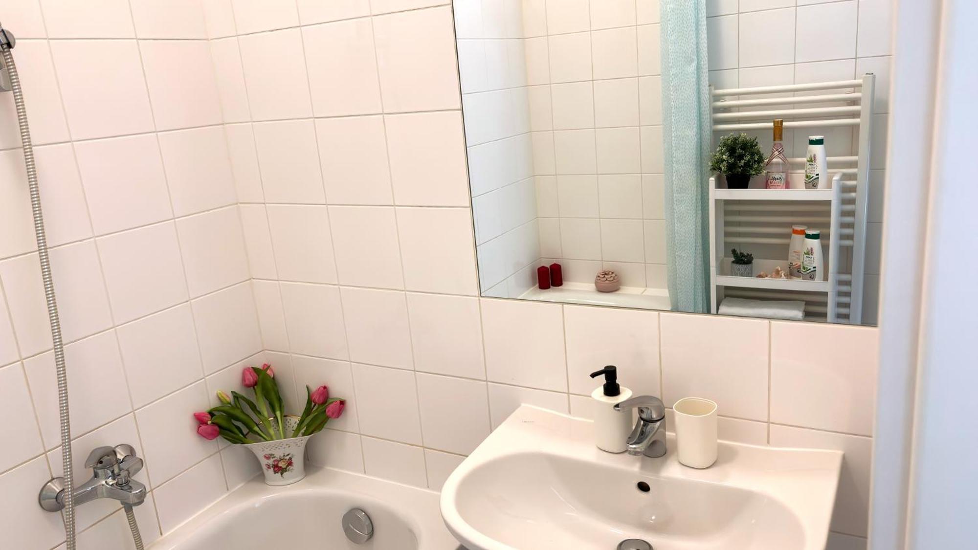 Central Mariahilfer Apartment 5 Min To The Schoenbrunn Palace And City Shopping Center Wien Eksteriør bilde
