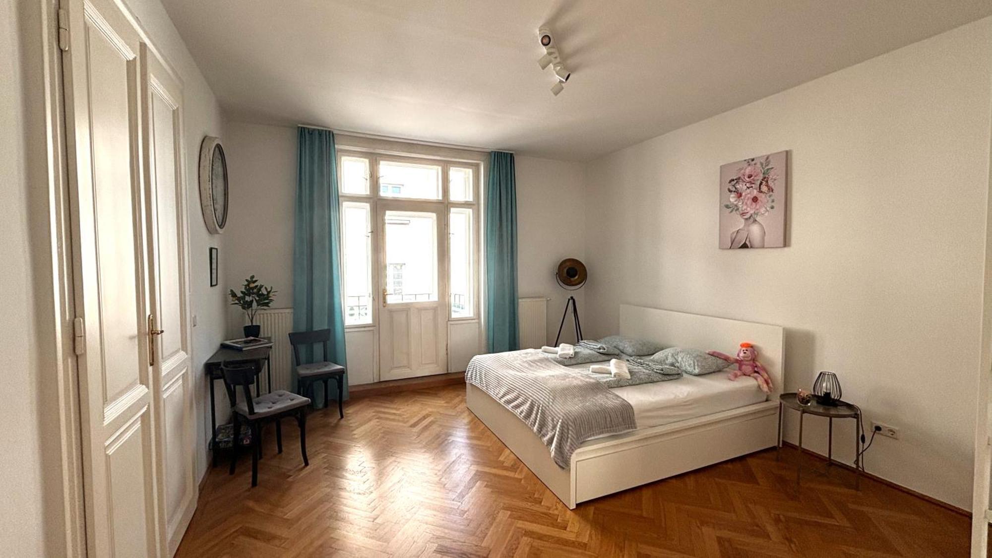 Central Mariahilfer Apartment 5 Min To The Schoenbrunn Palace And City Shopping Center Wien Eksteriør bilde